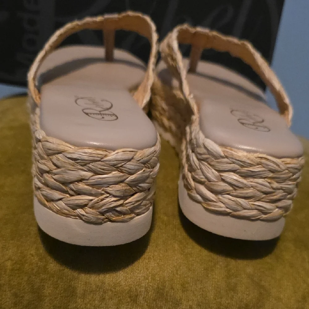 Modern Rebel Women's Tan Platform Sandals